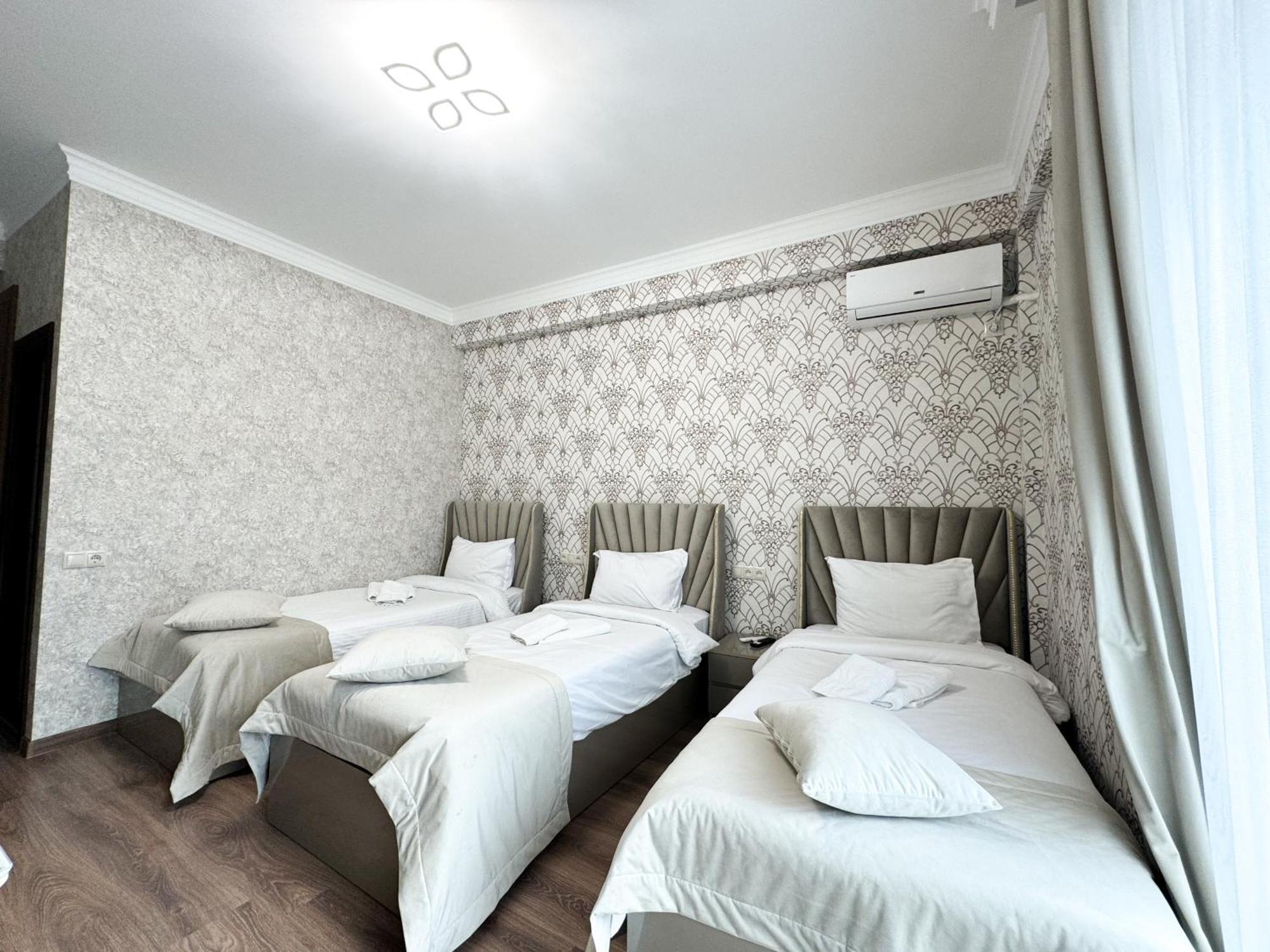 Armenia Hotel يريفان الغرفة الصورة